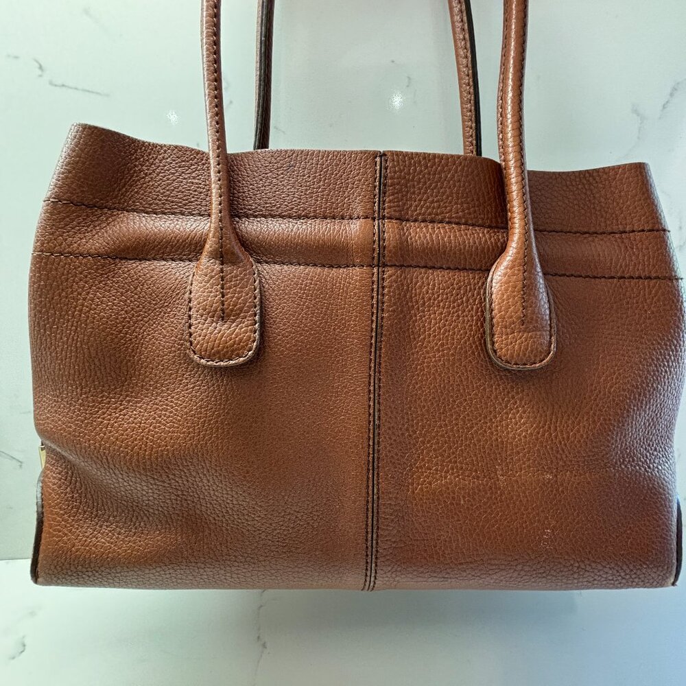 Tod's Leather Shoulder Bag in Camel
